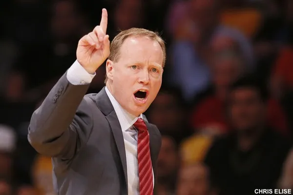 25 000 dollars d'amende pour le coach des Hawks