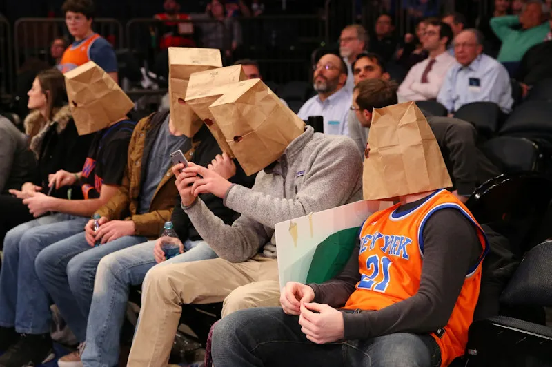 Des fans des Knicks réclament la vente de la franchise