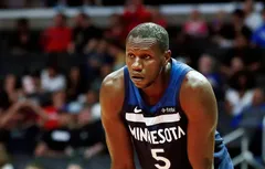 Les Wolves saluent le “professionnel” Gorgui Dieng