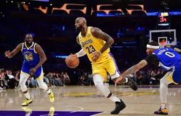 Sans Luka Doncic, LeBron James montre la voie face aux Warriors