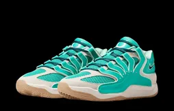Une KD 18 « Wanda Pratt » en bleu turquoise