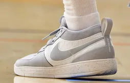 Un coloris « Cool Grey » pour la Book 1