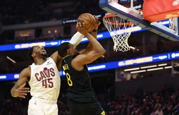 Les Cavaliers valident leur place en playoffs à Golden State