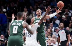 Après Denver, Giannis Antetokounmpo fait mal à Dallas