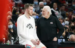 Aux côtés de Tim Duncan et Gregg Popovich, Jakob Poeltl ne regrette pas son passage à San Antonio