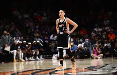 Avec la manière, Diana Taurasi devient la première joueuse à inscrire 10 000 points !