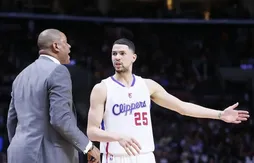 Austin Rivers se casse aussi la main !
