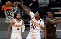 Les Lakers signent Damian Jones