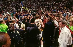 Le 29 mai 1995, Rik Smits conclut au buzzer une fin de match d’anthologie contre le Magic