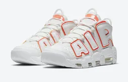 Coucher de soleil sur la Nike Air More Uptempo