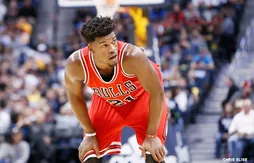 Maladroit, Jimmy Butler aide les Bulls autrement