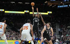 Victor Wembanyama se blesse face aux Knicks, mais les Spurs sabrent le Champagnie !