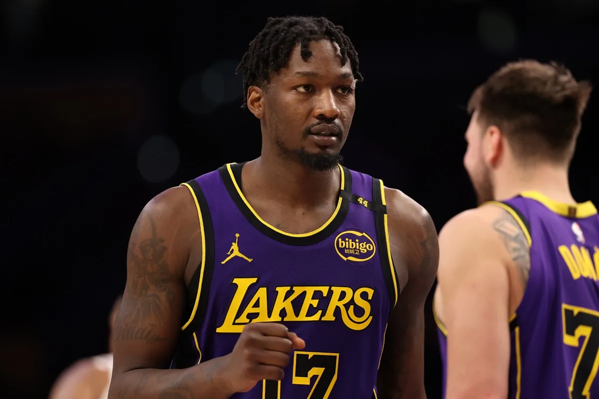 Dorian Finney-Smith (Lakers) contre les Rockets