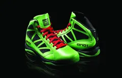 And 1 met aussi ses chaussures aux couleurs de Noël
