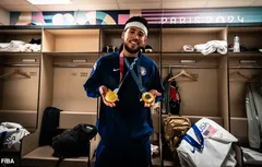 Damien Lillard félicite Devin Booker pour son rôle aux JO