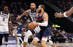 Les Wolves montrent à nouveau les crocs en défense