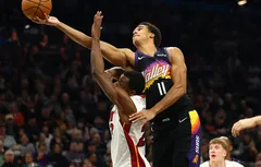 Sans Devin Booker, les Suns cherchent des solutions offensives