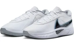 Un coloris classique pour la Giannis Freak 6