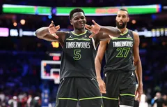 Anthony Edwards et Rudy Gobert sauvent les Wolves à Philadelphie