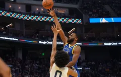 Au forceps, le collectif des Warriors repousse les Grizzlies