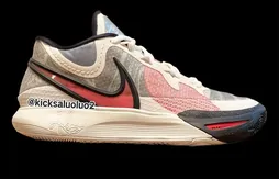 Kyrie Irving se montre avec la Kyrie 9 !