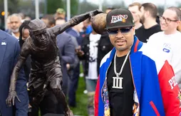 Allen Iverson adore vraiment sa statue