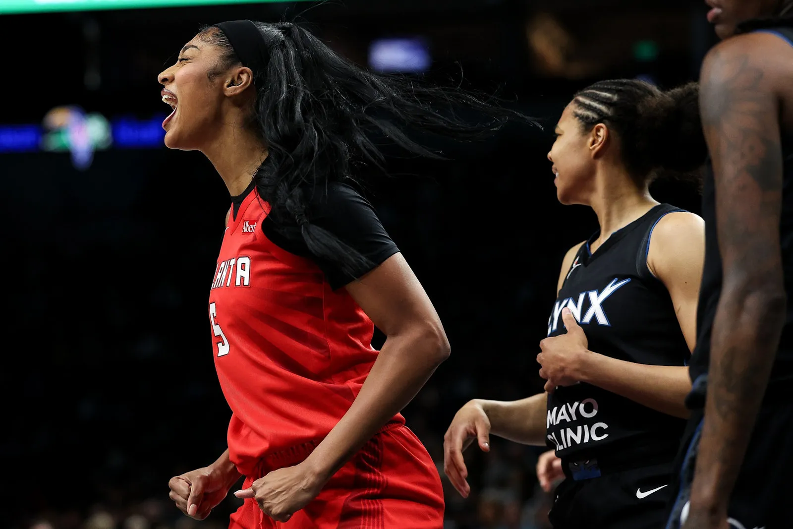 Le Dream d'Angel Reese réalise un hold-up à Minneapolis