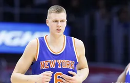 Kristaps Porzingis blessé à l’épaule après son gros contre sur Alonzo Gee