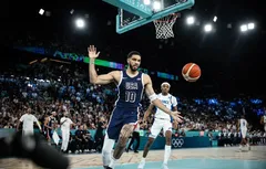 Non, Jayson Tatum n’a jamais dit que les Celtics étaient plus forts que Team USA