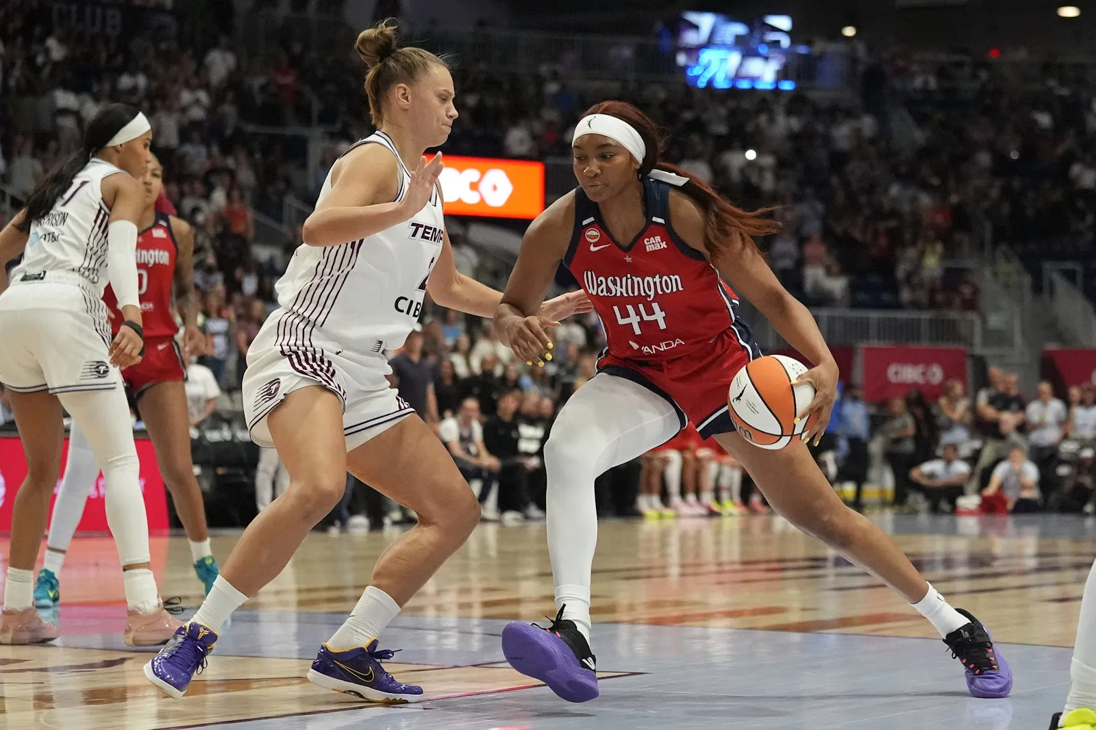 Kiki Iriafen domine la raquette et les Mystics éteignent encore le Tempo