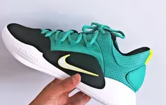 Premier visuel pour la version basse de la Nike Hyperdunk X