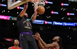 Anthony Davis se surpasse pour repousser les Raptors