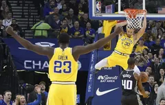 Stephen Curry raconte son premier dunk à… 19 ans !