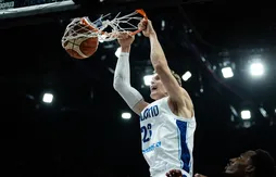 Lauri Markkanen en mode « Jordan » face à la Grande-Bretagne