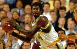 [Throwback Thursday] Michael Cage, le rebond et le style