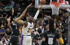Avec un 4e triple-double de suite de LeBron James, les Lakers repoussent les Spurs de Victor Wembanyama