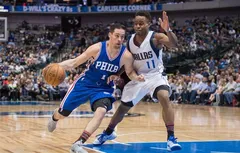 T.J. McConnell chaperonne l’équipe estivale des Sixers
