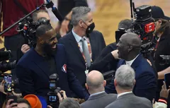 LeBron James défend son bilan négatif en Finals
