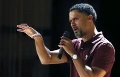 A 49 ans, Mahmoud Abdul-Rauf joue toujours le porte-voix et le briseur de chevilles