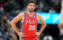 Georges Niang gêné par son genou ?