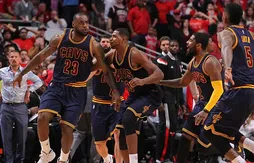 LeBron James répond à Derrick Rose par un buzzer beater !