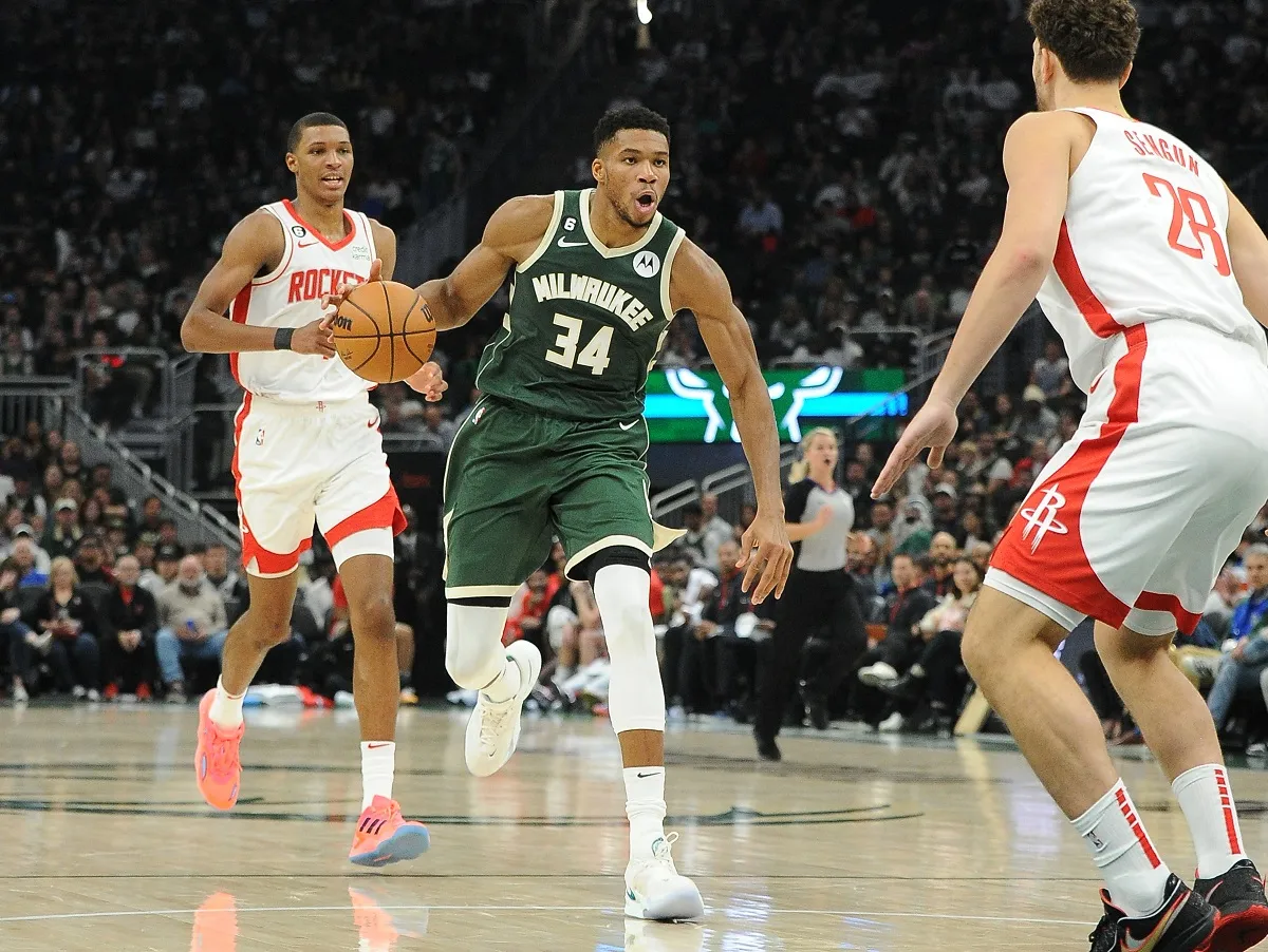 Giannis Antetokounmpo a marqué 44 points à 17/21 au shoot et 8/13 aux lancers-francs en seulement 28 minutes