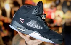 Des nouvelles images et un prix pour les Air Jordan 5 version PSG