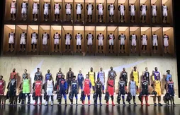 En grande pompe, la NBA dévoile les 30 maillots “alternate”