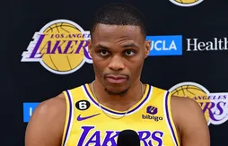 Russell Westbrook à l’écart du reste du groupe ? Il s’explique sur deux vidéos virales…