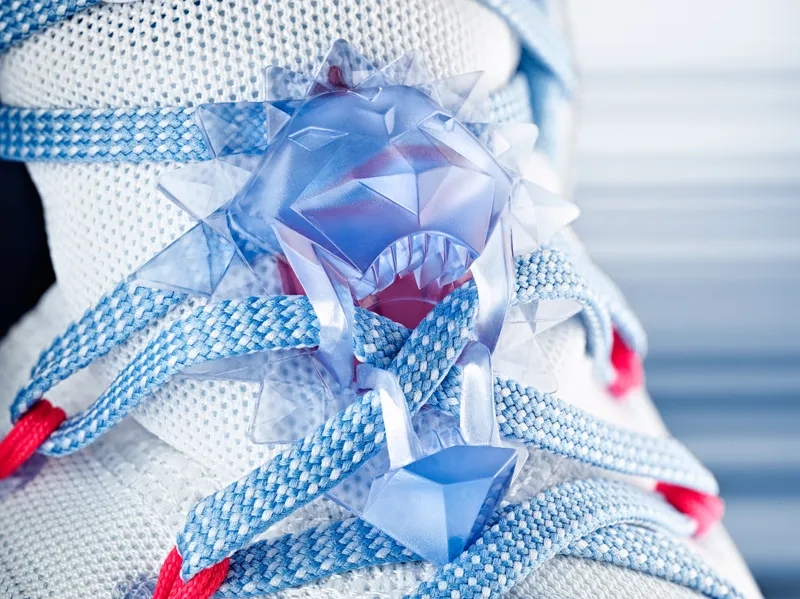 15-600_Nike_Holiday_LeBron_13_Detail_B-01_50829