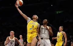 Battues par le Fever, les Sparks s’éloignent des playoffs