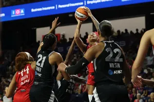 Shakira Austin mystifie les Aces dans les dernières secondes