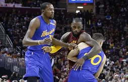 Pour freiner Stephen Curry, les Cavaliers vont continuer de le “punir physiquement”