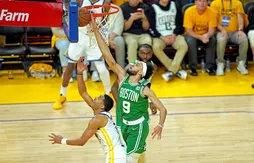Derrick White en vert et contre tout